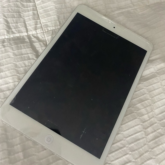 IPad 4 - Picture 1 of 6